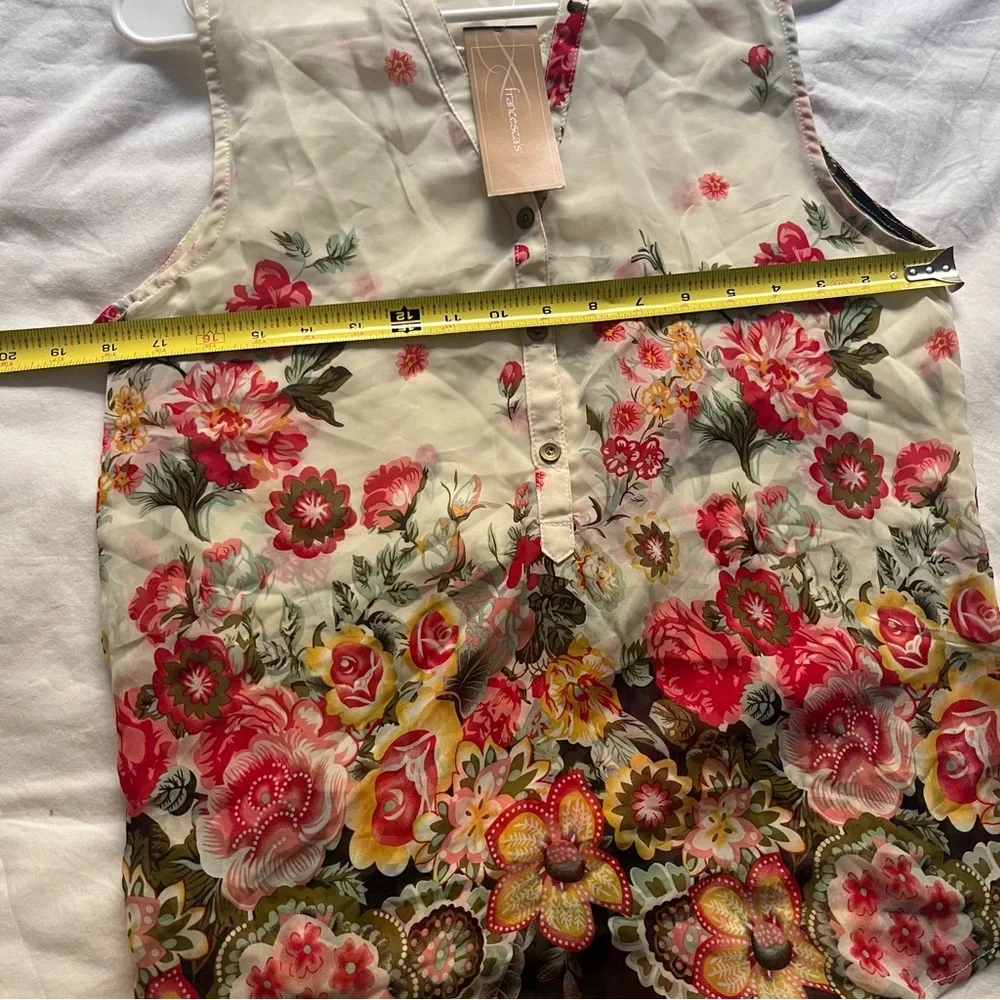 Mi Ami Francesca’s Floral Sleeveless Blouse Size Large Cream Multicolor - Picture 8 of 9